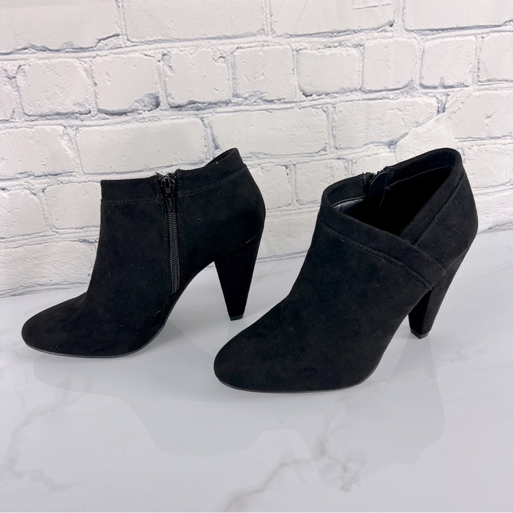 Apt 9 Noon Black Faux Suede Booties Side Zip 7